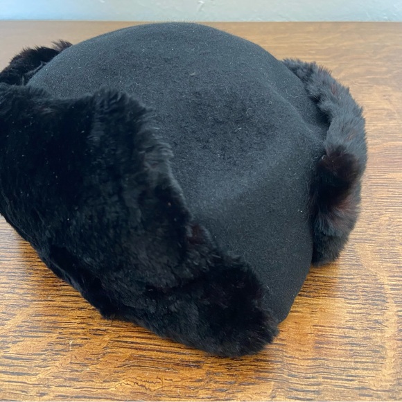 VINTAGE GOLDSMITHS MEMPHIS BLACK FELT FAUX FUR CONTEMPORARY 80s 70s FANCY HAT - Picture 8 of 13